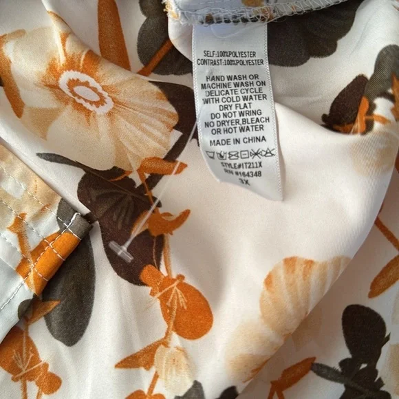 First Love by Lovelyn satin size 3X gorgeous blouse with long sleeves NWOT - Picture 6 of 9